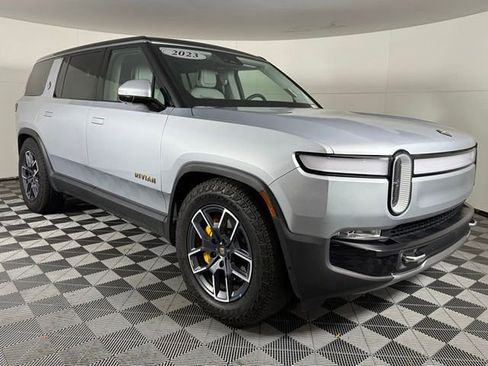 Used 2023 Rivian R1S Adventure image 10