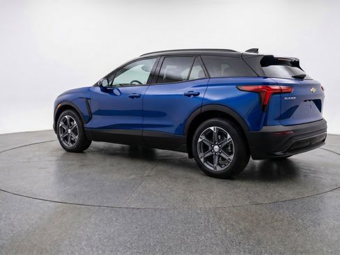 Used 2025 Chevrolet Blazer LT FWD image 6