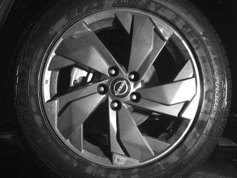 Used 2025 Nissan Rogue SV FWD image 12