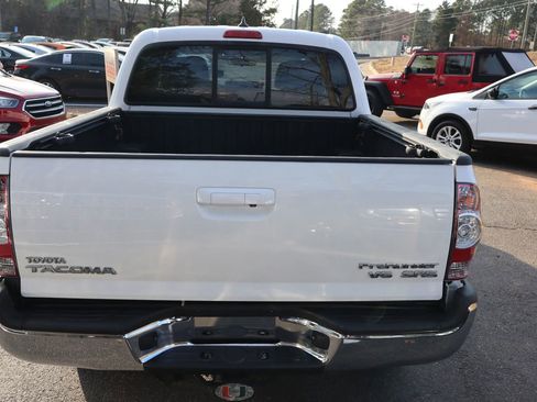 Used 2014 Toyota Tacoma PreRunner w/ SR5 Package image 5