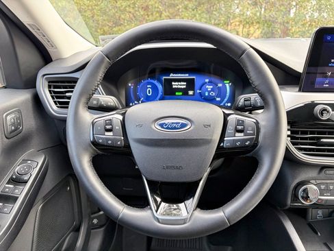 Used 2022 Ford Escape SEL w/ Technology Package image 8