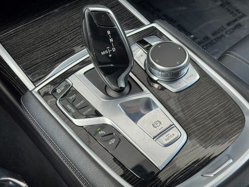 Used 2019 BMW 740i RWD image 33