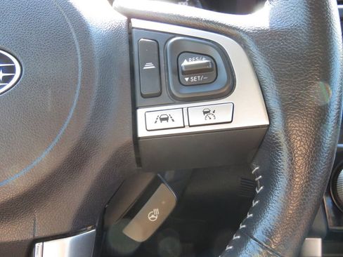 Used 2018 Subaru Forester 2.5i Touring AWD/4WD image 23