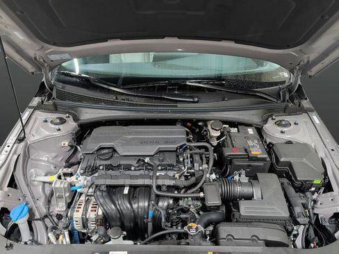 New 2026 Hyundai Elantra Limited FWD image 34