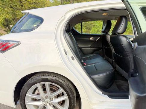 Used 2014 Lexus CT 200h image 24