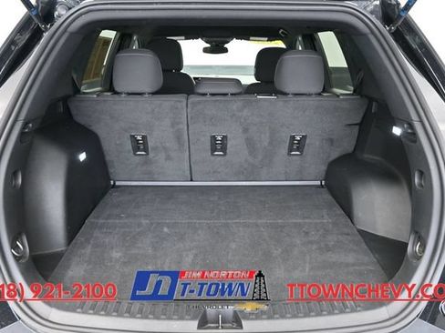 Used 2025 Chevrolet Equinox LT FWD image 25