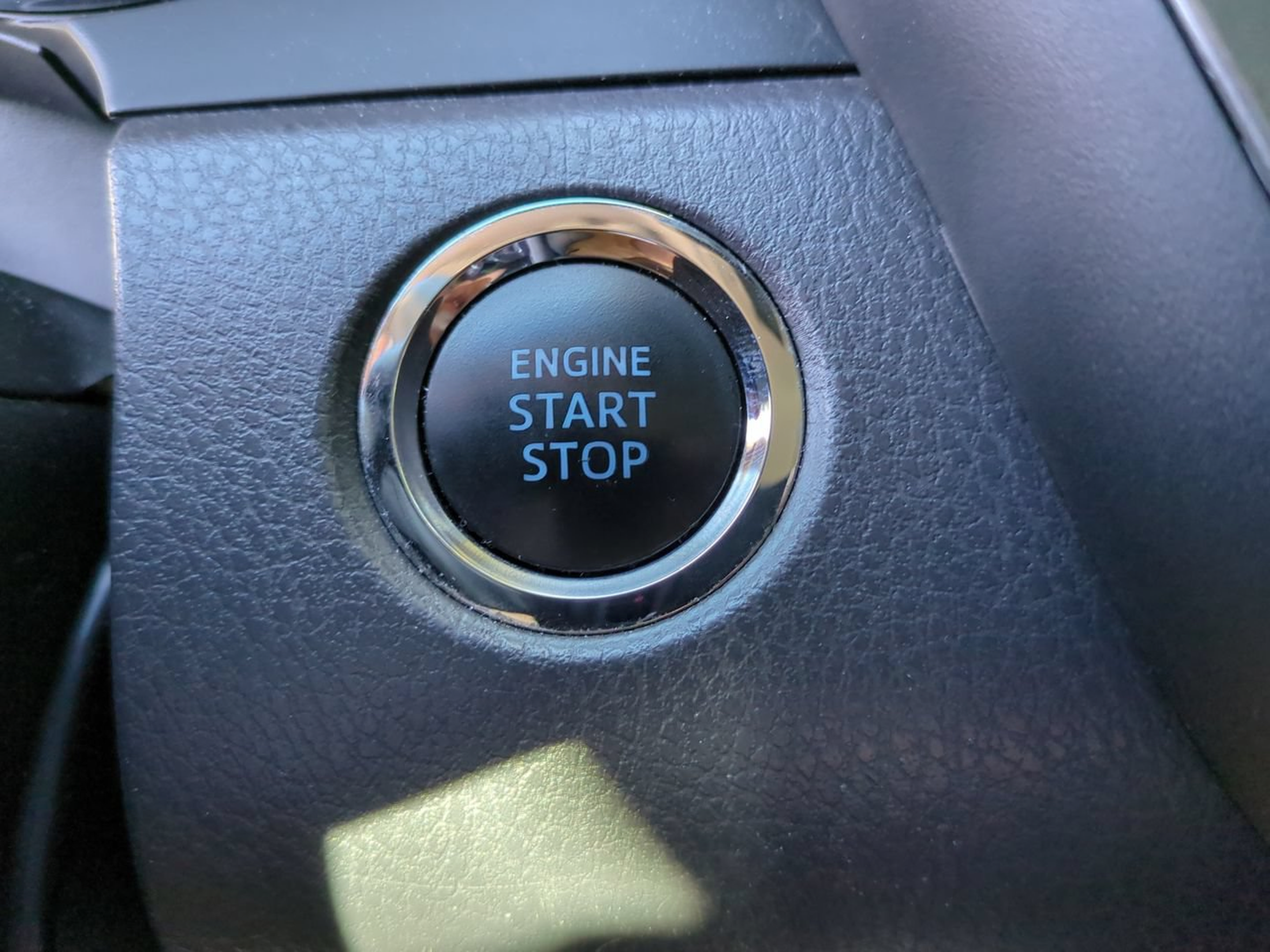 Used 2018 Toyota Camry SE w/ Convenience Package FWD image 31