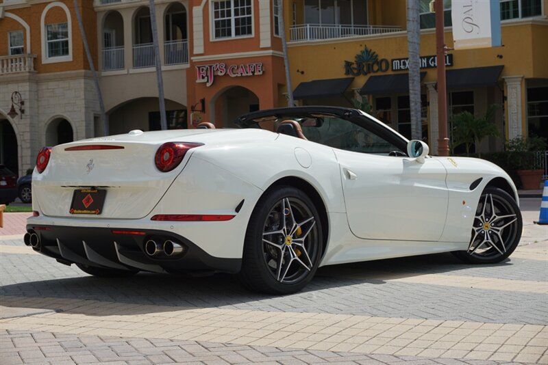 Used 2017 Ferrari California T RWD image 35