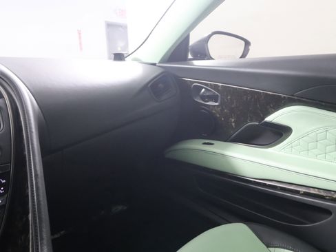 Used 2019 Aston Martin DBS Superleggera RWD image 12