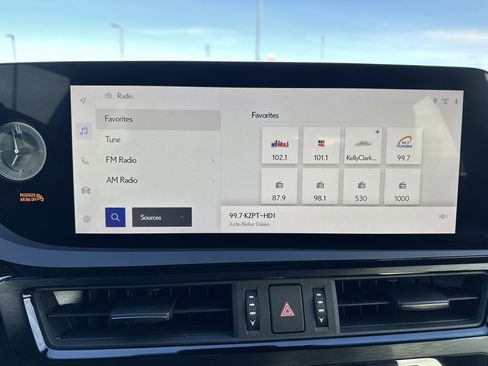 Used 2023 Lexus ES 350 w/ Premium Package image 22