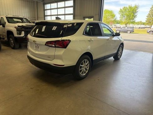 Used 2024 Chevrolet Equinox LS w/ LS Convenience Package AWD/4WD image 5
