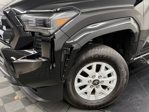 Certified 2026 Toyota Tacoma SR5 AWD/4WD image 5