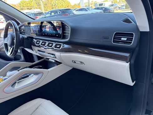 Certified 2023 Mercedes-Benz GLS 450 4MATIC image 16