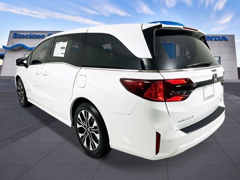 New 2026 Honda Odyssey Elite image 3