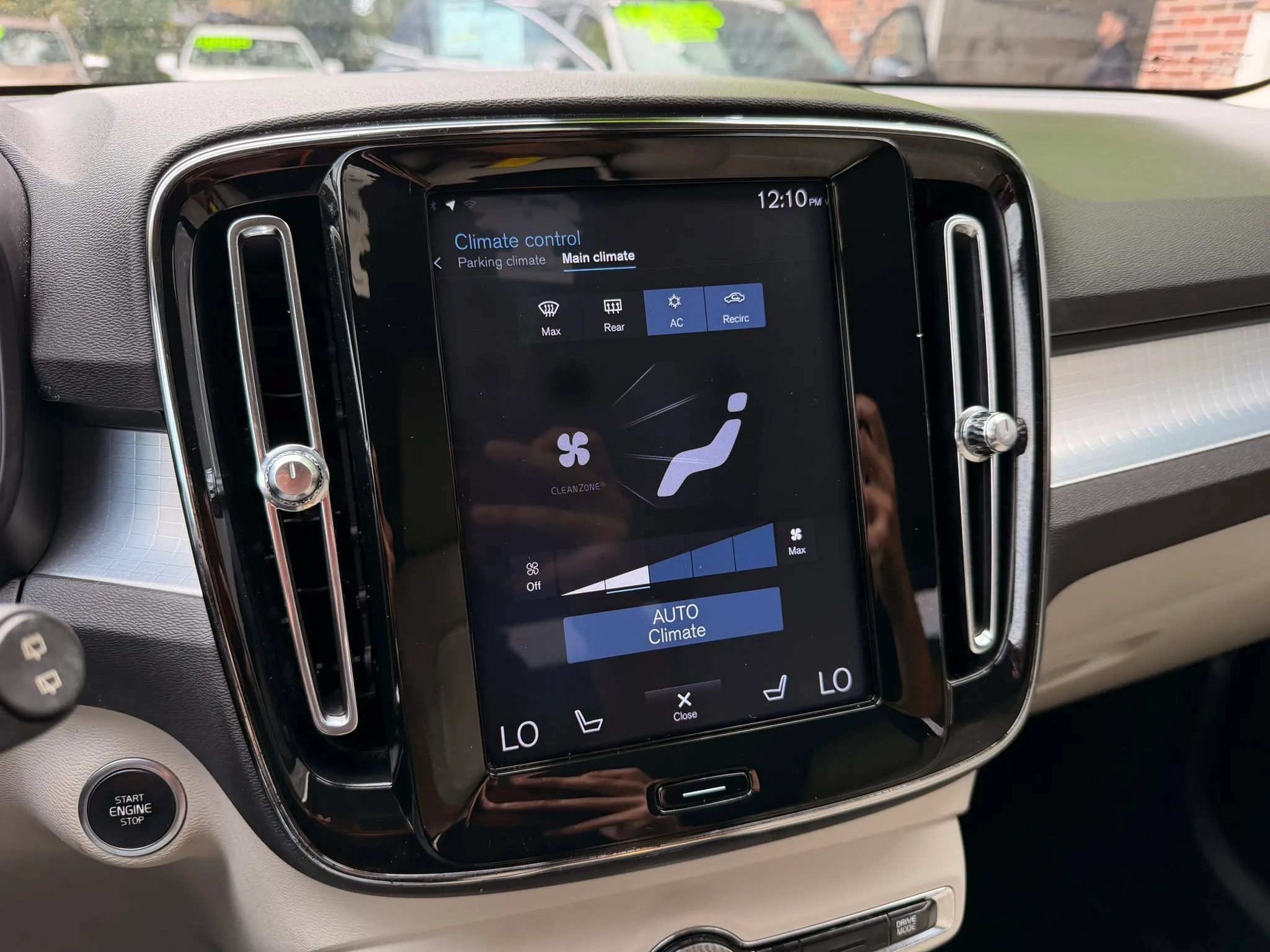Used 2019 Volvo XC40 T4 Momentum FWD image 22