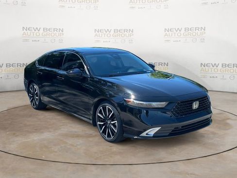 Used 2024 Honda Accord Touring image 7