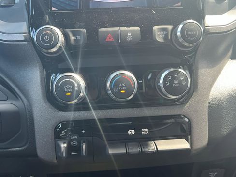 New 2026 RAM 2500 Tradesman w/ Chrome Appearance Group AWD/4WD image 28