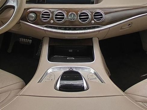 Used 2017 Mercedes-Benz S 550 Sedan image 24