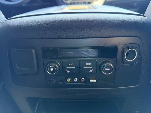 Used 2016 GMC Yukon Denali image 32