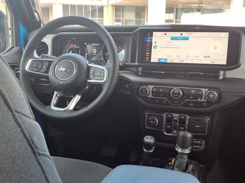 Certified 2025 Jeep Wrangler Unlimited Sahara AWD/4WD image 10
