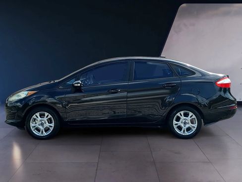 Used 2015 Ford Fiesta SE w/ Comfort Package FWD image 2
