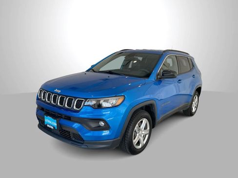 Used 2024 Jeep Compass Latitude AWD/4WD image 1