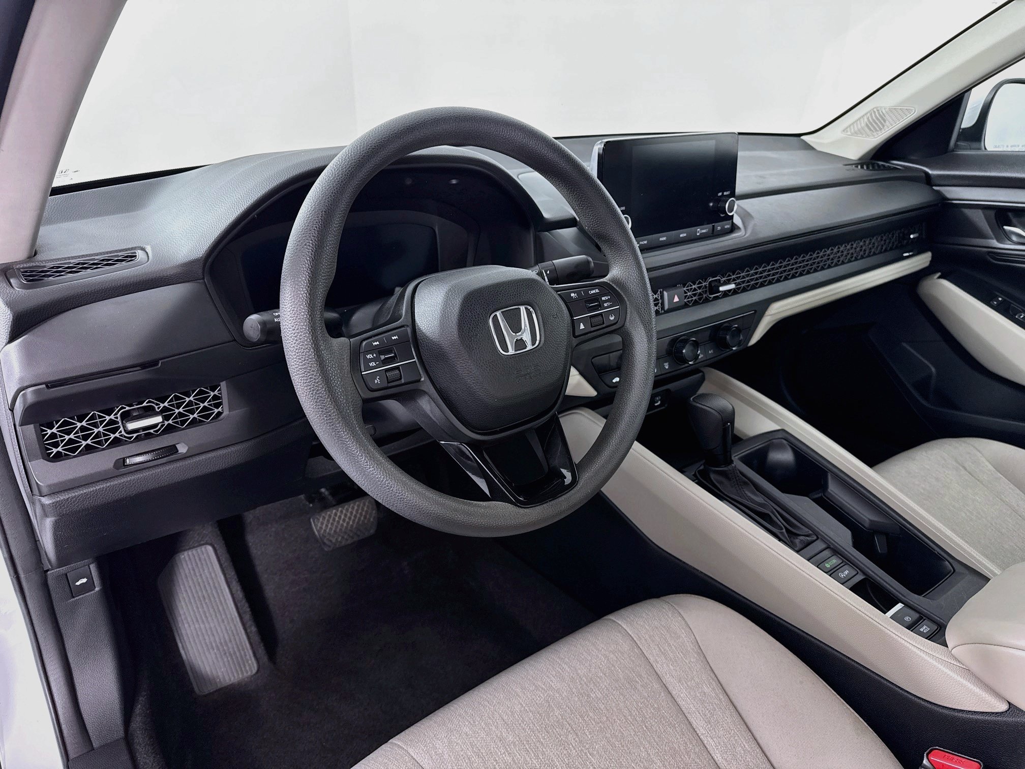 Certified 2023 Honda Accord EX image 9