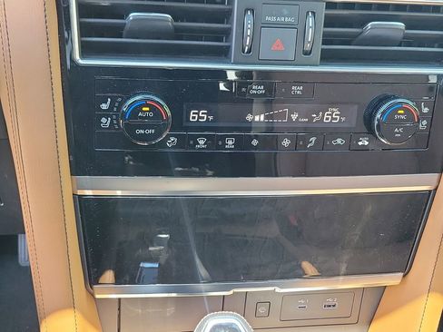 Used 2023 INFINITI QX80 Sensory w/ Cargo Package AWD/4WD image 18
