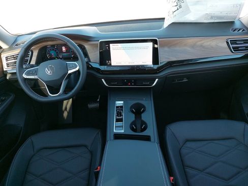 New 2026 Volkswagen Atlas SE image 9