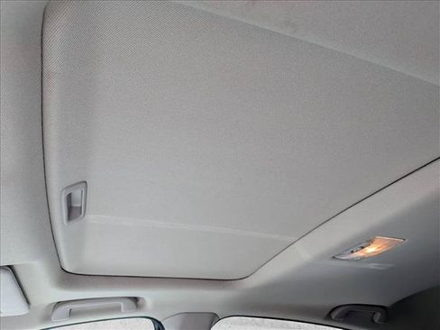Used 2018 Honda HR-V EX image 12