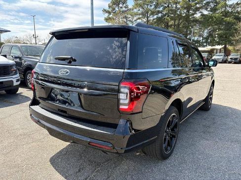 Certified 2023 Ford Expedition Limited image 5