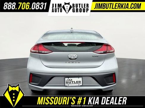 Used 2021 Hyundai Ioniq SE FWD image 22