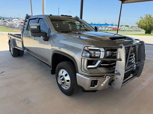 Used 2025 Chevrolet Silverado 3500 LTZ w/ LTZ Plus Package AWD/4WD image 1