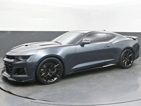 Used 2021 Chevrolet Camaro ZL1 w/ LPO, ZL1 Protection Package RWD image 9
