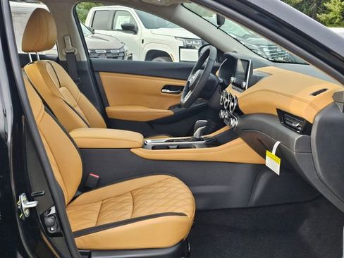 Used 2025 Nissan Sentra SV w/ SV Premium Package image 11