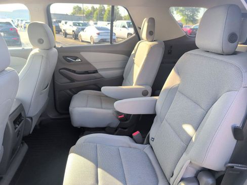 Used 2018 Chevrolet Traverse LT FWD image 35