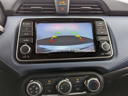 Used 2025 Nissan Versa SV FWD image 28