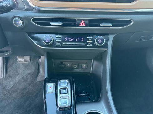 Used 2020 Hyundai Sonata Limited image 16