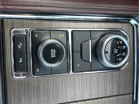 Used 2022 Ford Expedition Limited image 27