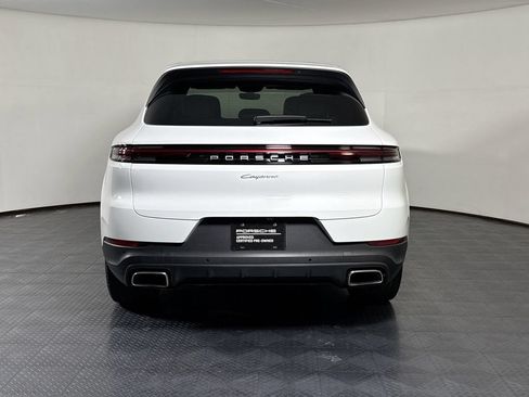 Certified 2024 Porsche Cayenne AWD/4WD image 6