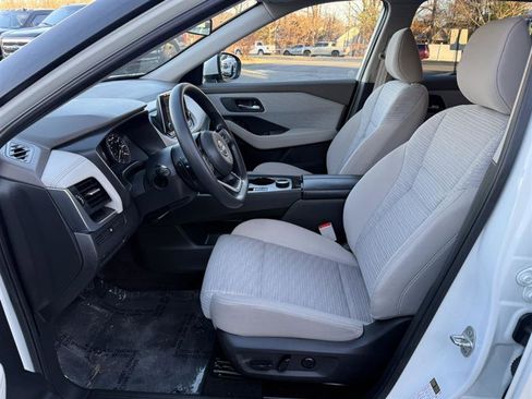 Used 2023 Nissan Rogue SV image 26