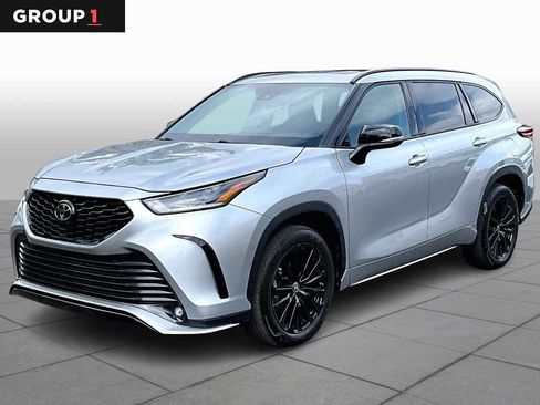 Certified 2024 Toyota Highlander XSE image 1