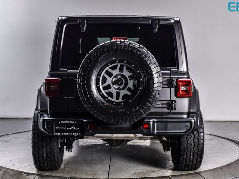 Used 2025 Jeep Wrangler Unlimited Sahara w/ Safety Group image 5