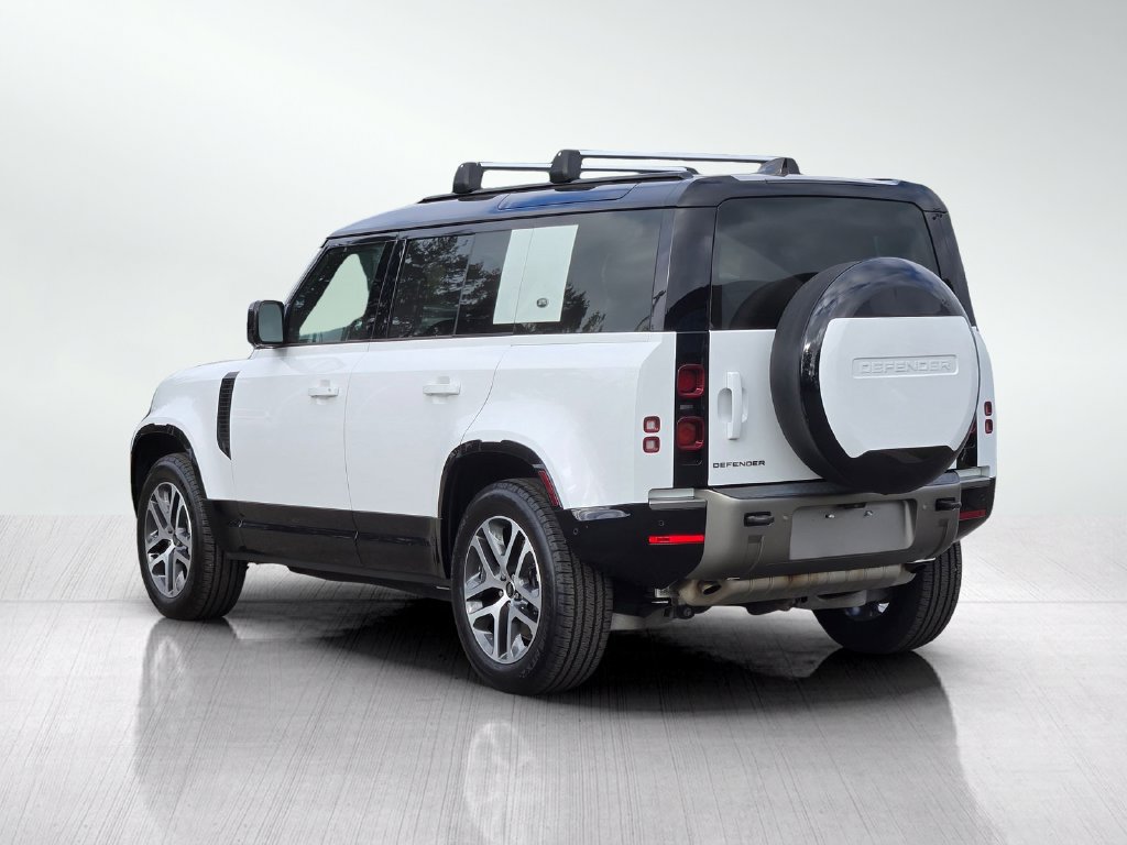 Used 2024 Land Rover Defender 110 X-Dynamic SE AWD/4WD image 6