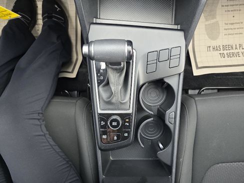 Used 2024 Kia Sportage LX image 22