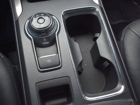 Used 2017 Ford Fusion SE image 28