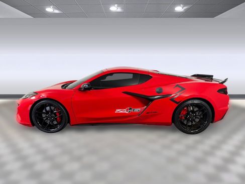 Used 2025 Chevrolet Corvette Z06 RWD image 2