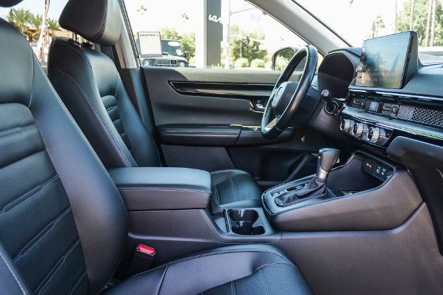 Used 2025 Honda CR-V EX-L image 17