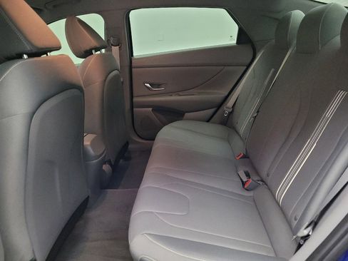 Used 2022 Hyundai Elantra SEL w/ Convenience Package FWD image 18