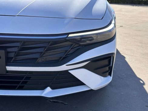 Used 2025 Hyundai Elantra Sport image 5